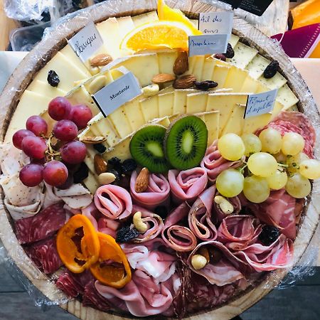 Le Gite Du Faubourg Sautour Bagian luar foto